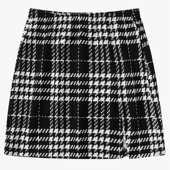 Stylish Black and White Plaid Skirt - Picture 3 of 5